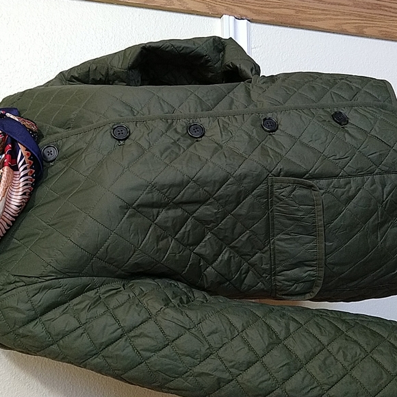 ๐ J. Crew Quilted Jacket - Picture 2 of 12